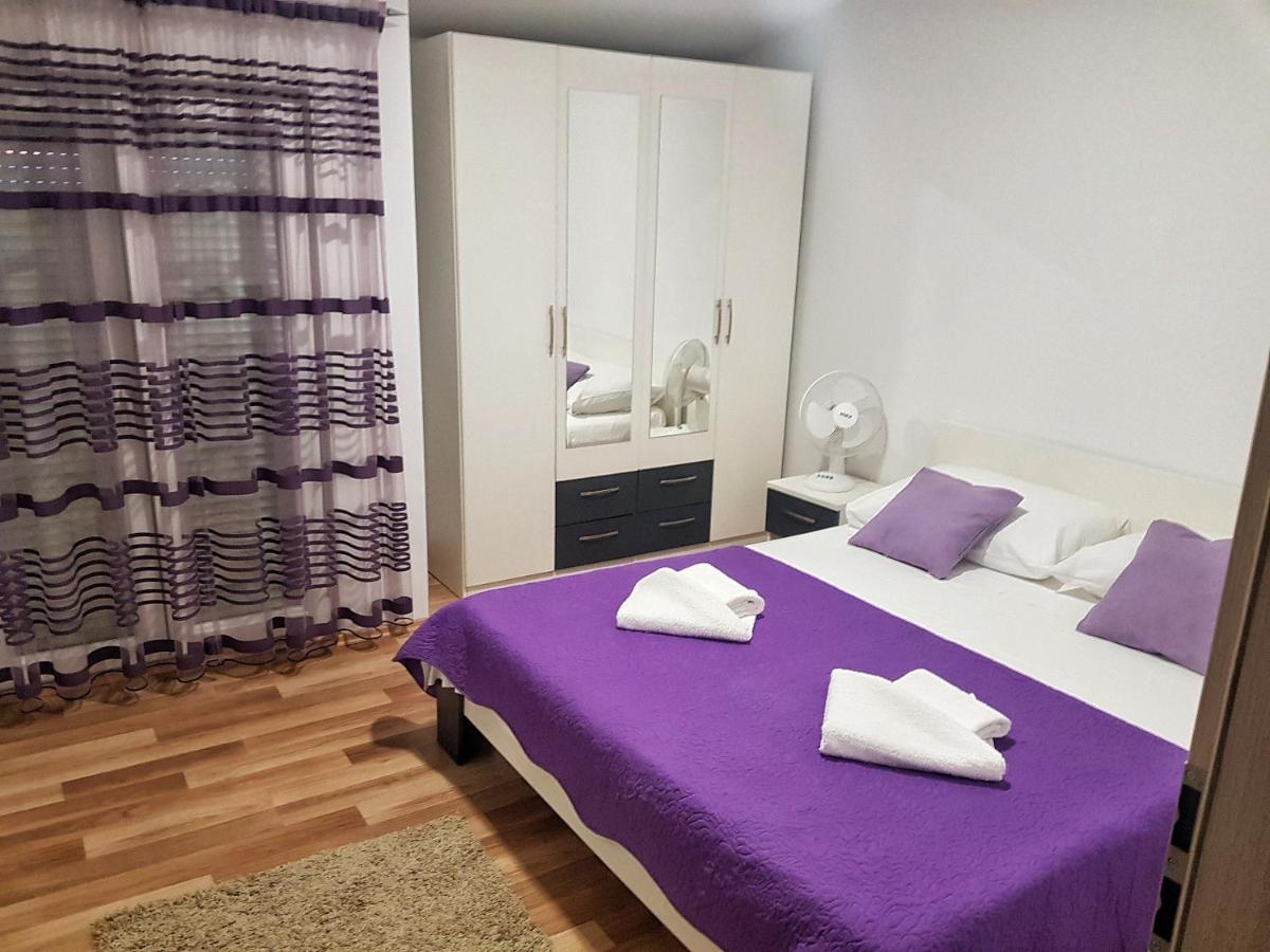 Apartman Nela Apartment Kaštel Sućurac Exterior foto