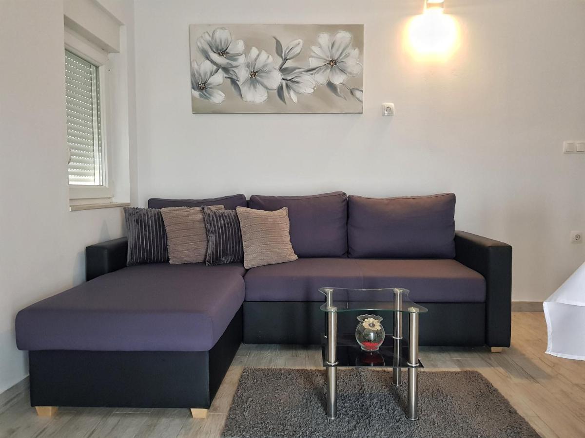 Apartman Nela Apartment Kaštel Sućurac Exterior foto