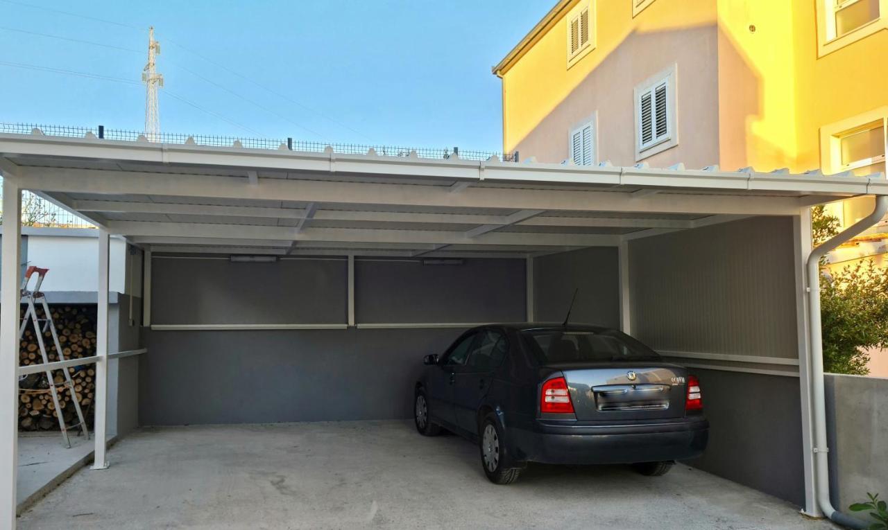 Apartman Nela Apartment Kaštel Sućurac Exterior foto