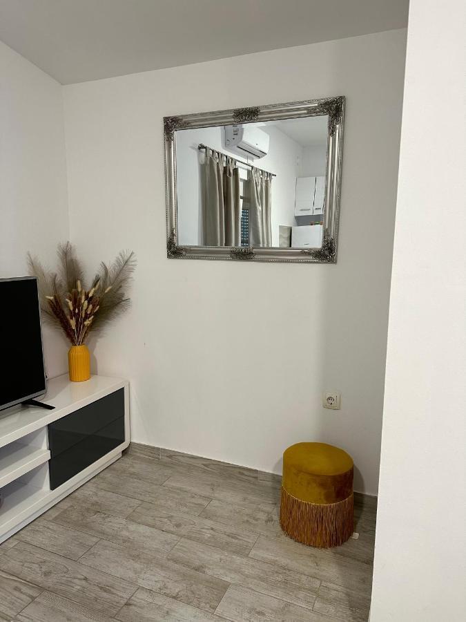 Apartman Nela Apartment Kaštel Sućurac Exterior foto