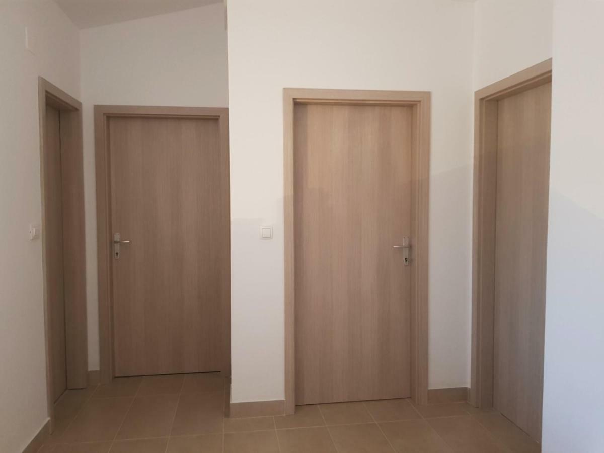 Apartman Nela Apartment Kaštel Sućurac Exterior foto